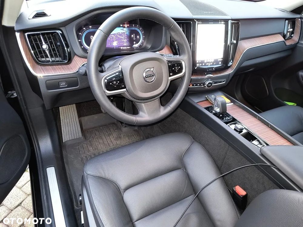 Volvo XC 60 B5 B AWD Plus Black Edition - 29