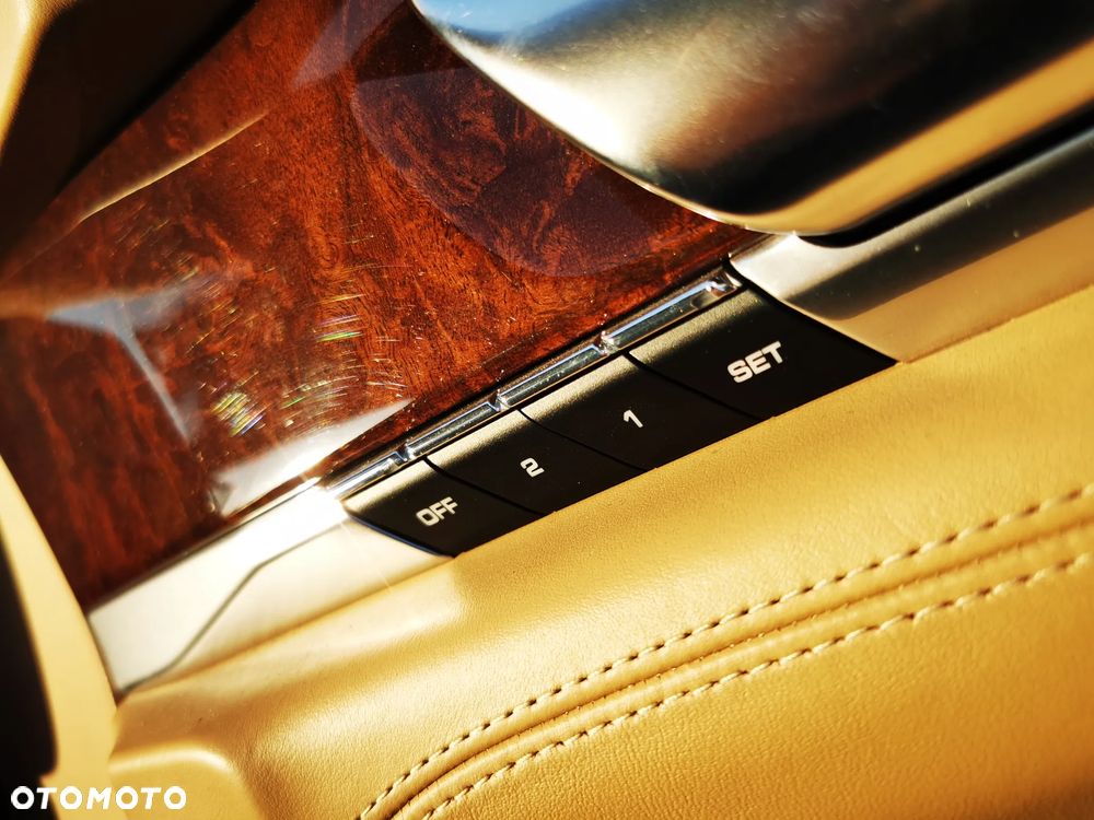 Porsche Panamera Turbo PDK - 24