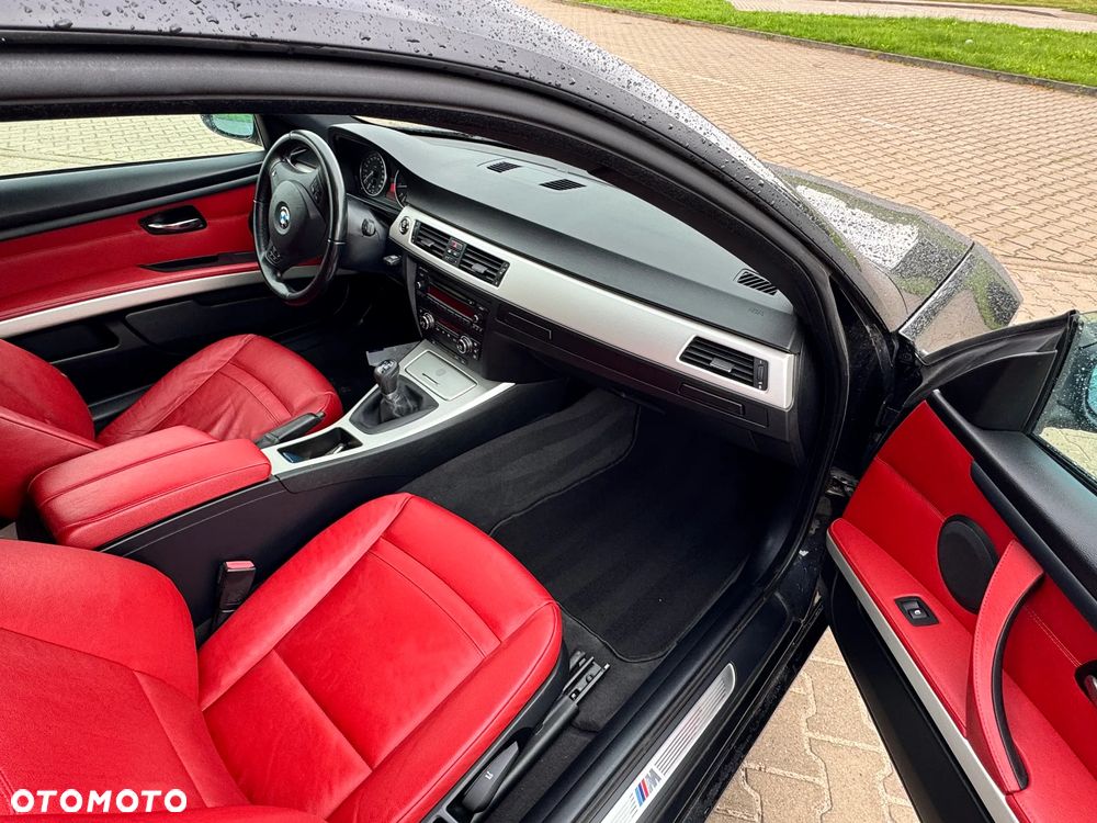BMW Seria 3 320i Edition Exclusive - 4