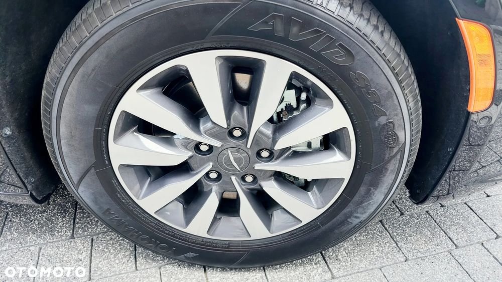 Chrysler Pacifica - 26