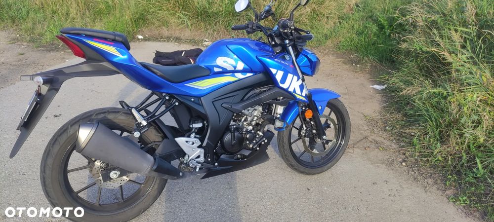 Suzuki GSX - 22