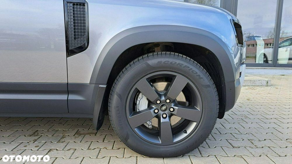 Land Rover Defender - 9