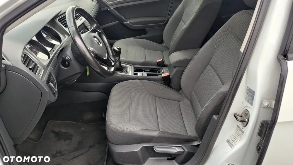 Volkswagen Golf 1.6 TDI BlueMotion Technology Cup - 25
