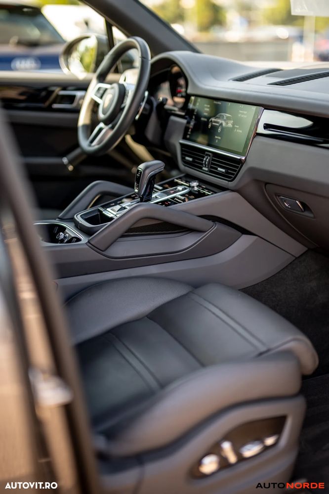 Porsche Cayenne Standard - 33