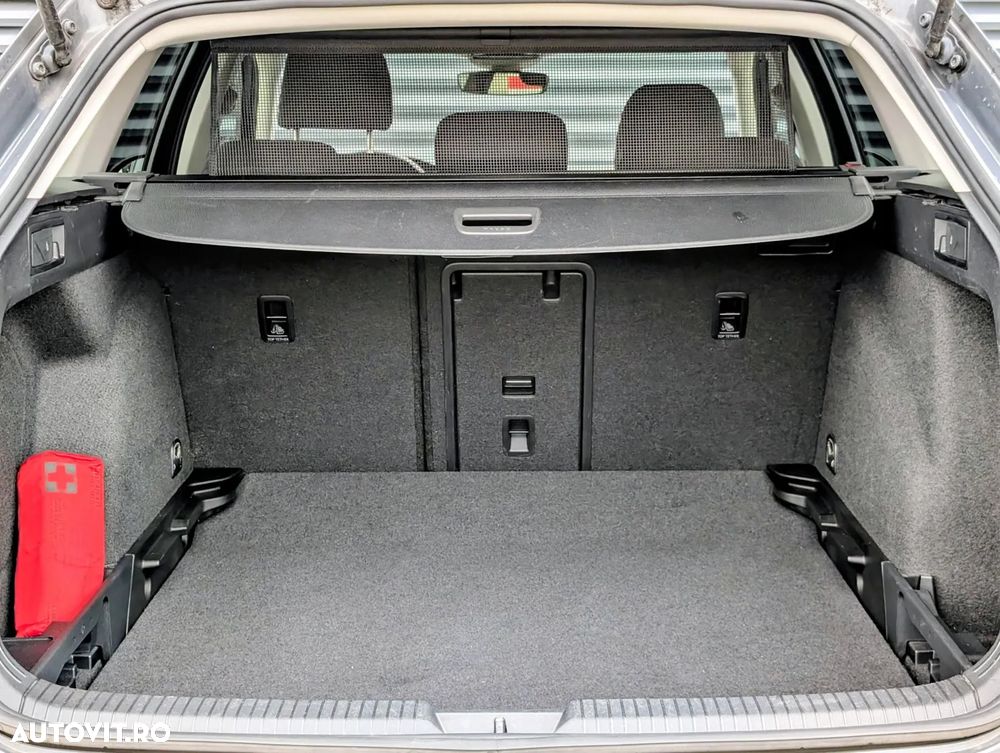 Volkswagen Golf 2.0 TDI DSG Life - 28