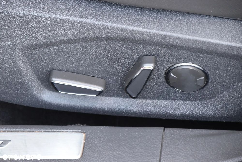 Ford Mondeo - 28