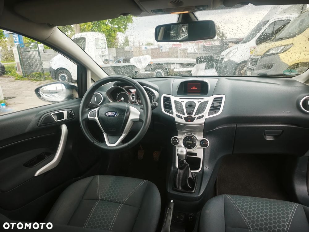 Ford Fiesta 1.25 Celebration - 5