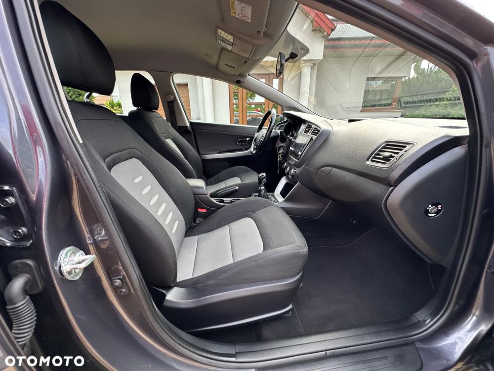 Kia Ceed Cee'd 1.6 GDI XL - 21