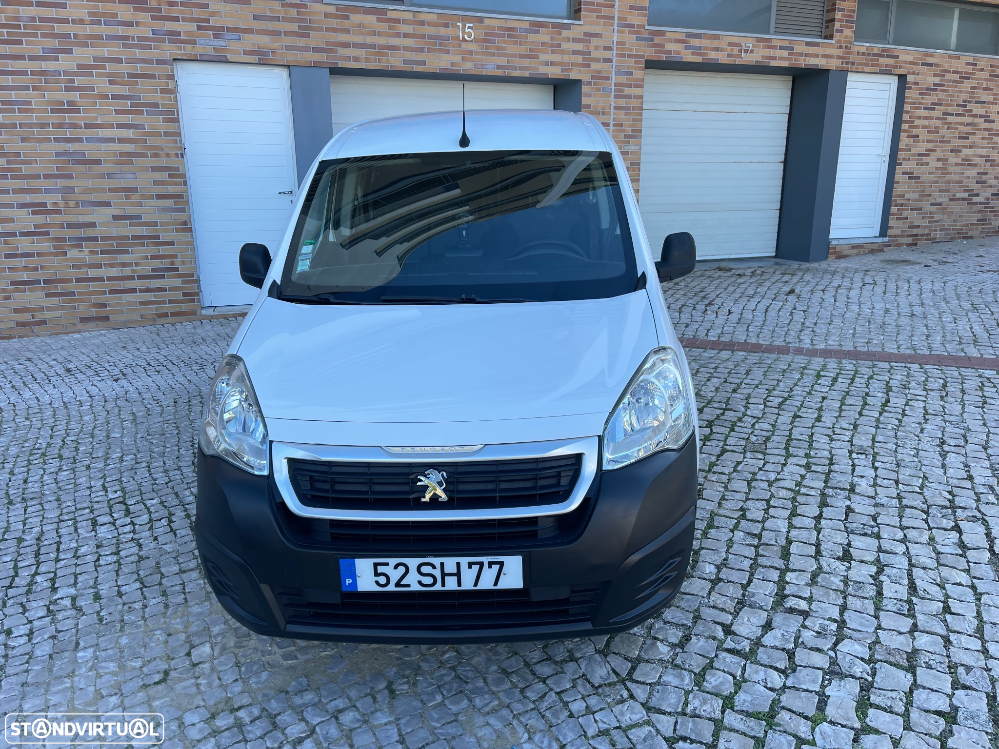 Peugeot PARTNER 1.6 HDI. 3 LUGARES LONGA - 2