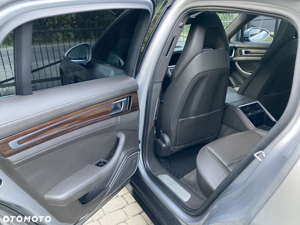 Porsche Panamera 4S - 21