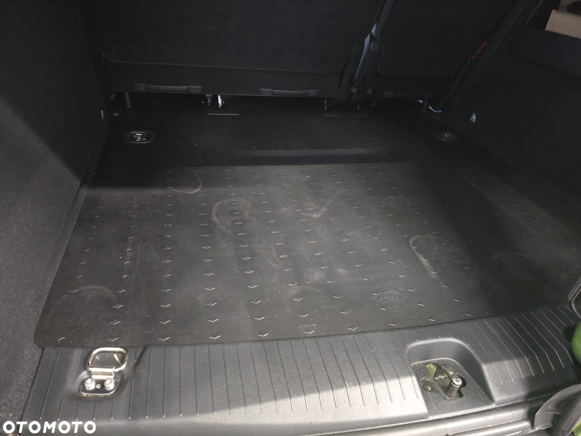 Volkswagen Caddy 2.0 TDI DSG - 13