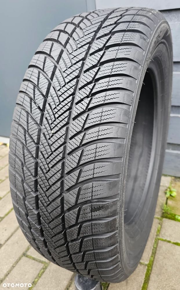 Bridgestone Blizzak LM001 225/60R17 99 H AO