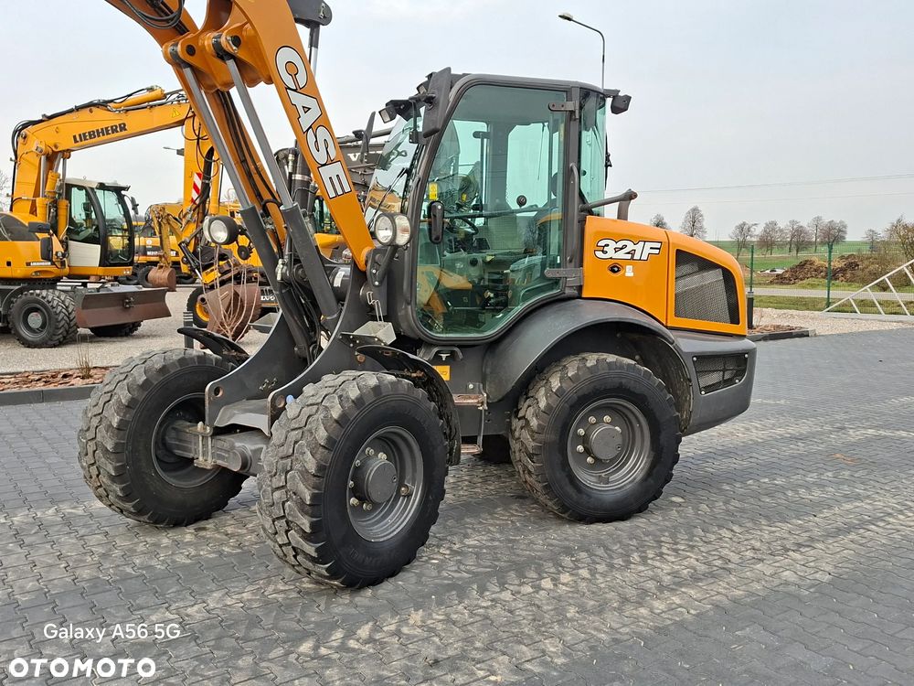 Case 321F Łyżka+Widły - 4