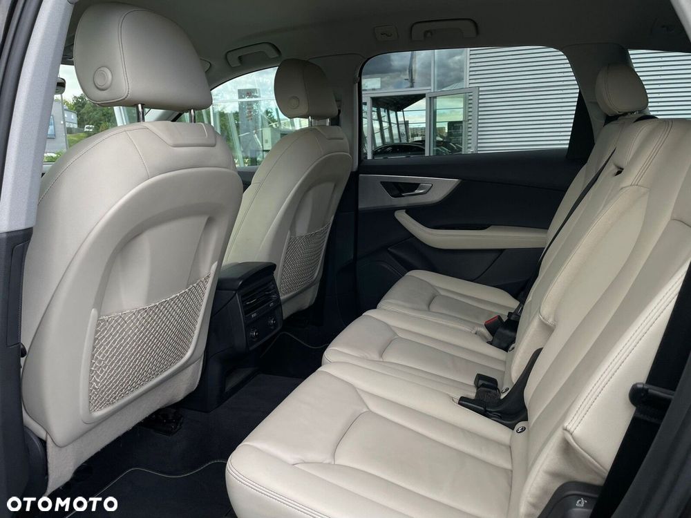 Audi Q7 - 12