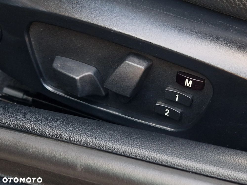 BMW Seria 3 330d - 29