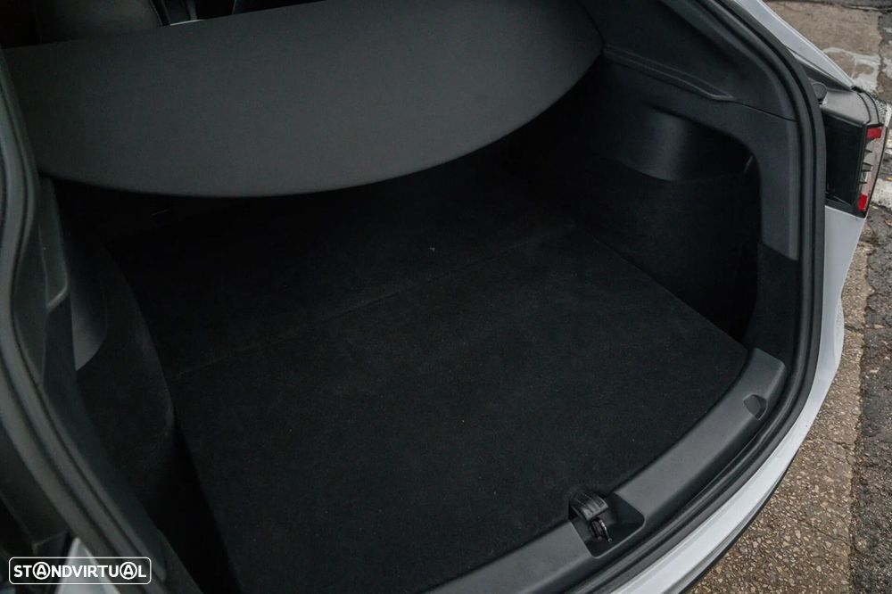 Tesla Model Y Tração Traseira - 27