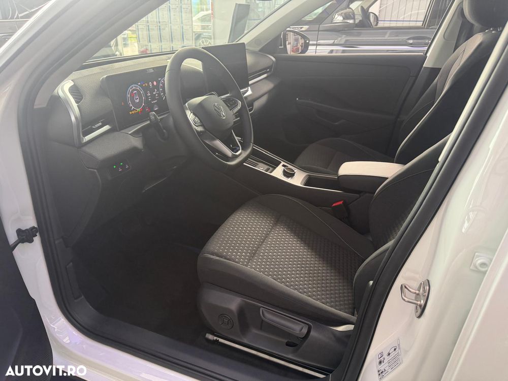 Volkswagen T-Roc - 10