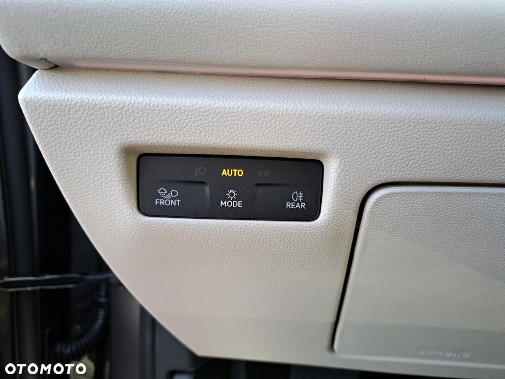 Volkswagen Passat - 33