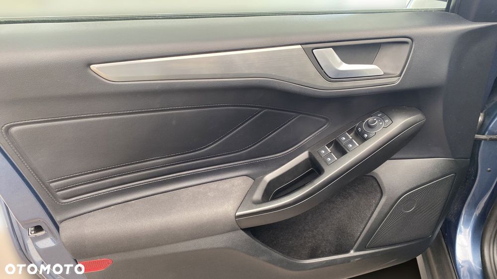 Ford Focus 1.0 EcoBoost mHEV Titanium X - 17