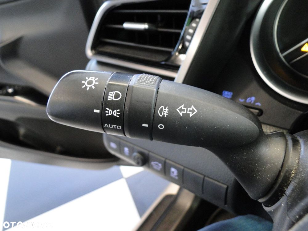 Toyota Camry - 23