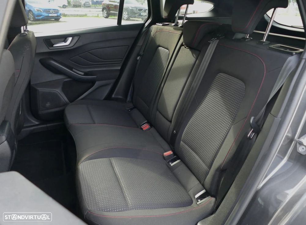 Ford Focus SW 1.5 TDCi EcoBlue ST-Line - 29