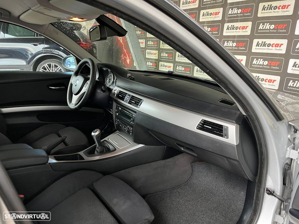 BMW 320 d EfficientDynamics - 44