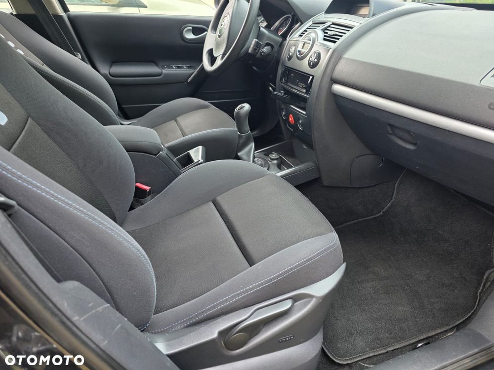 Renault Megane 1.6 16V Dynamique - 3