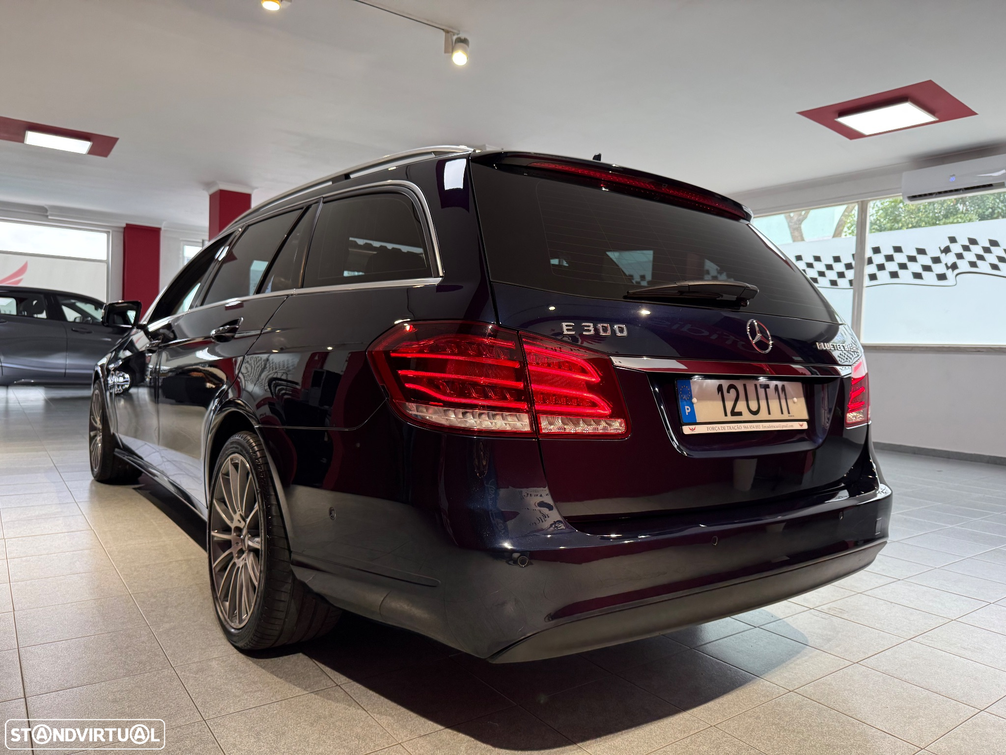 Mercedes-Benz E 300 Bluetec Hybrid Avantgarde - 4