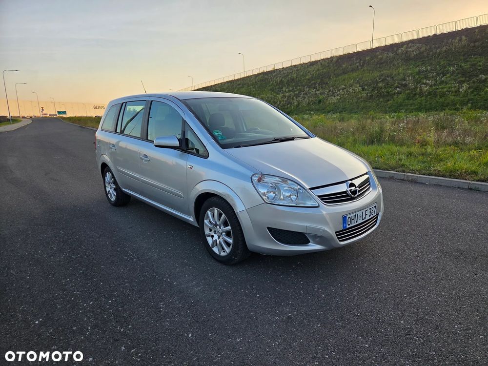 Opel Zafira 2009 photo 3
