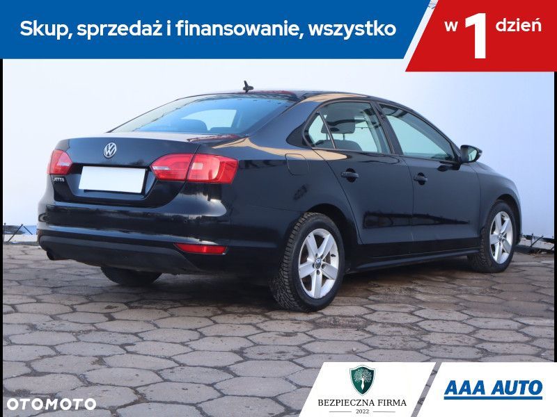 Volkswagen Jetta - 7