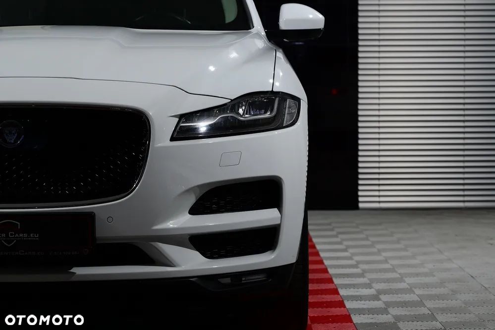 Jaguar F-Pace - 41
