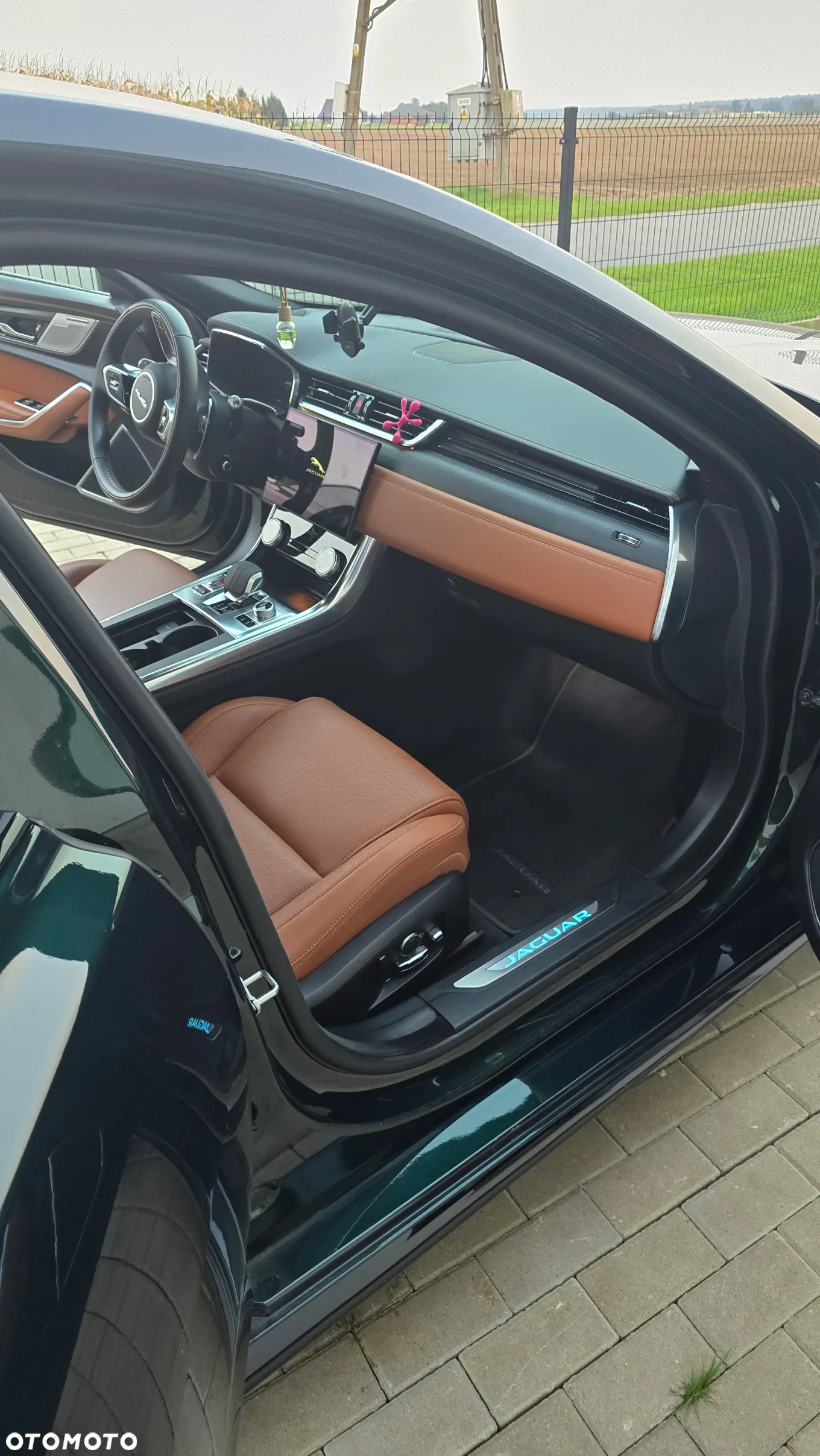 Jaguar XF 2.0 P250 R-Dynamic Black - 18