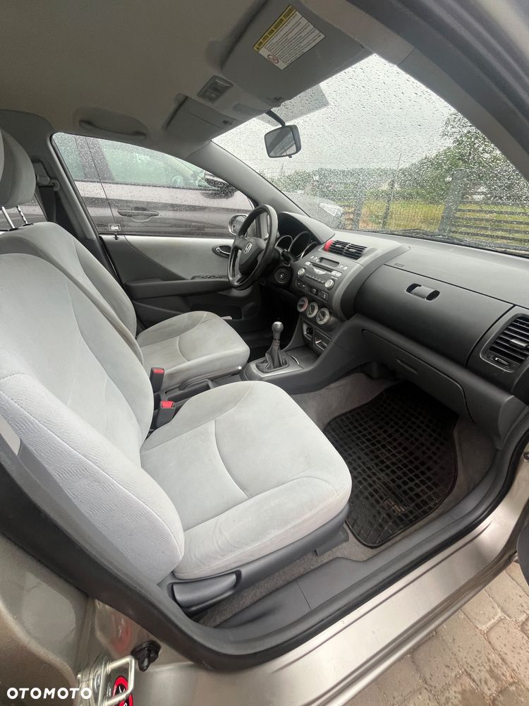 Honda City 1.4 Comfort - 12