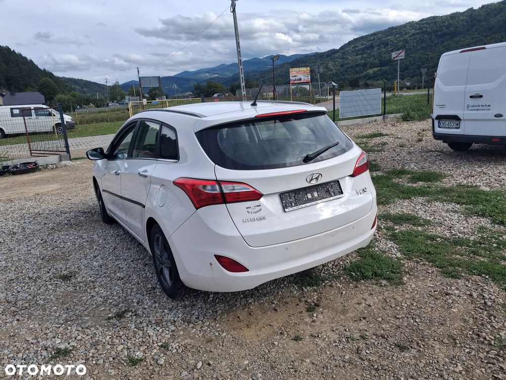 Hyundai i30 i30cw blue 1.6 CRDi Trend - 6