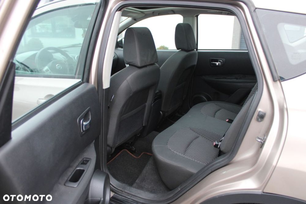 Nissan Qashqai 2.0 dCi 4 x 4 DPF tekna - 23