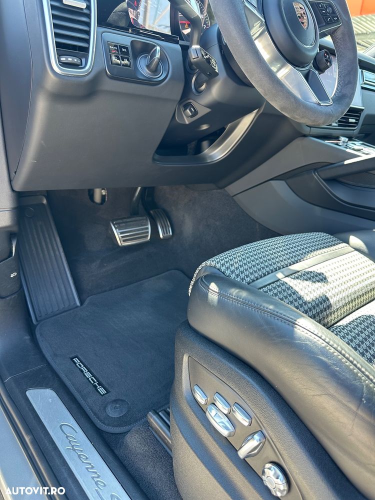 Porsche Cayenne Coupe S - 18