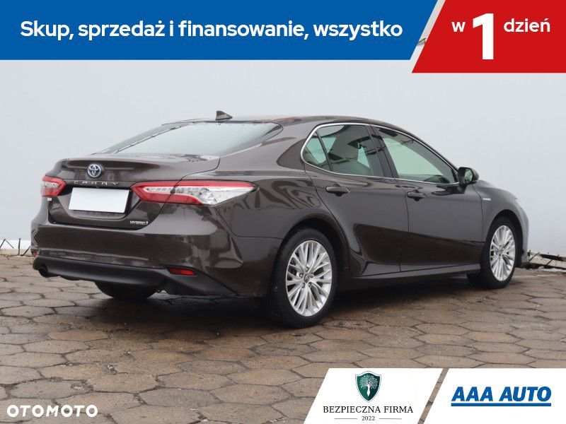 Toyota Camry - 7