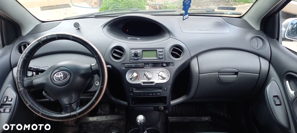 Toyota Yaris 1.4 D-4D - 10