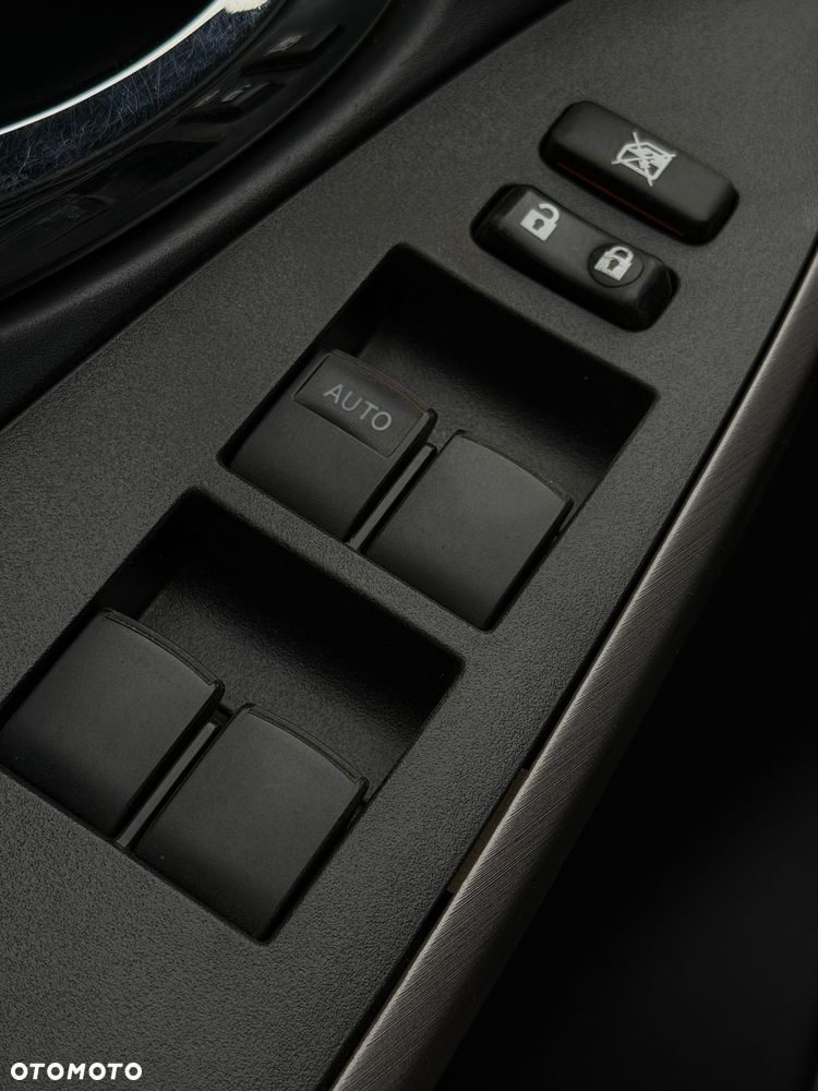 Toyota RAV4 2.2 D-4D Premium - 13