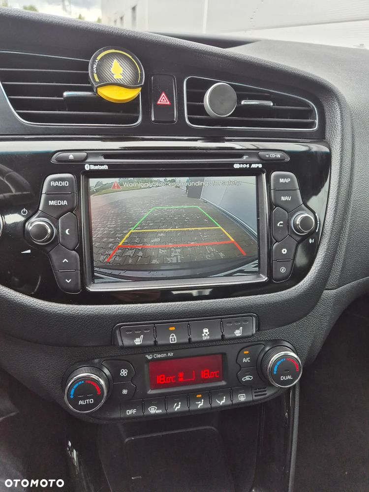 Kia Ceed 1.6 CRDi 128 Platinum Edition - 26