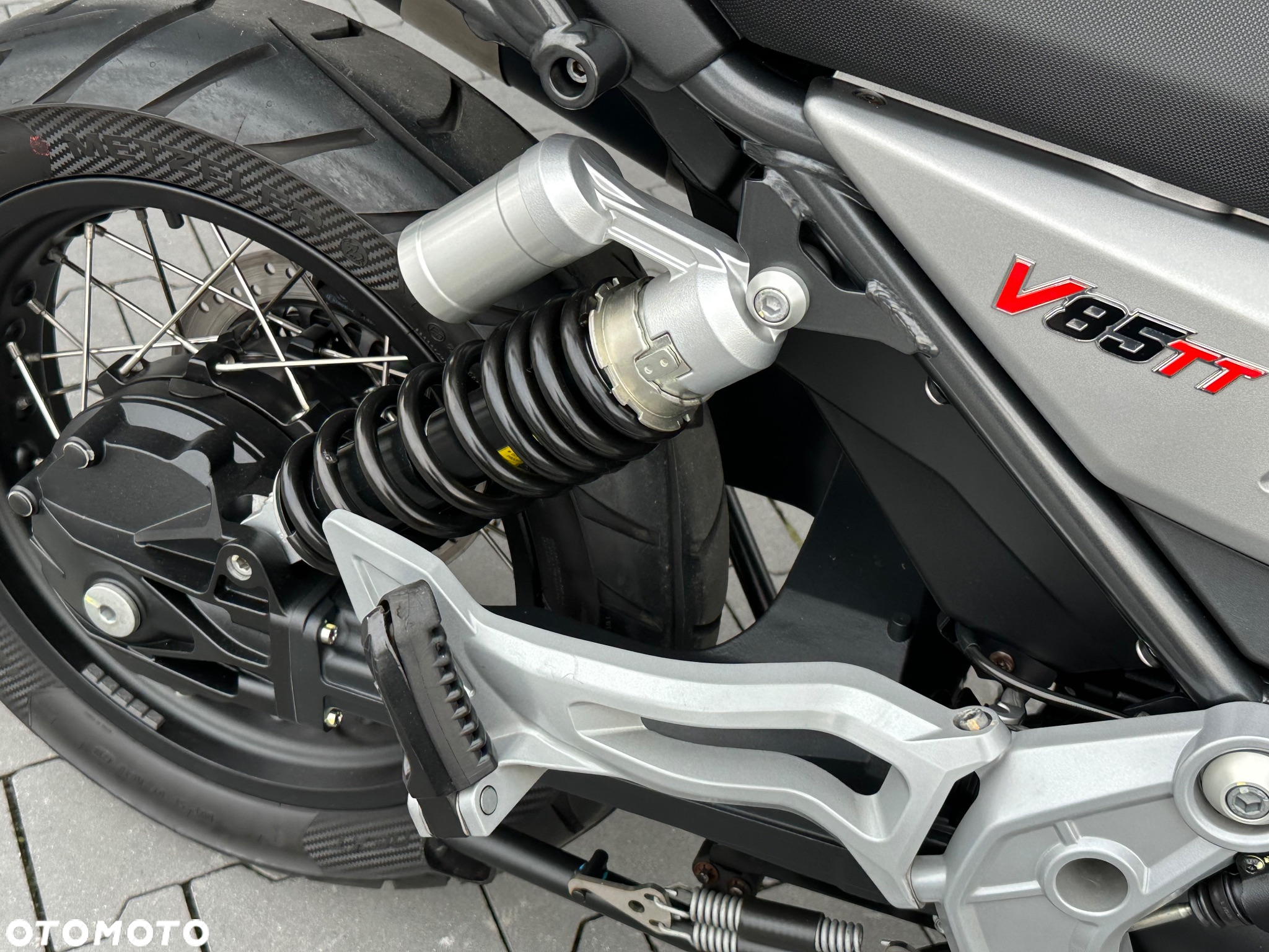 Moto Guzzi V85 - 16
