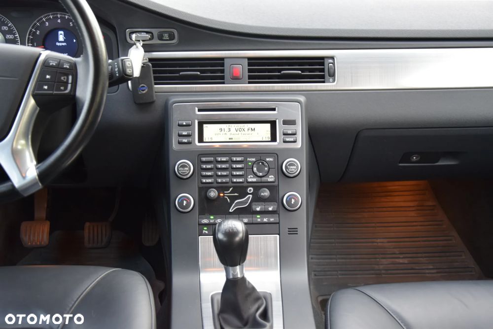 Volvo V70 2.5T Momentum - 36