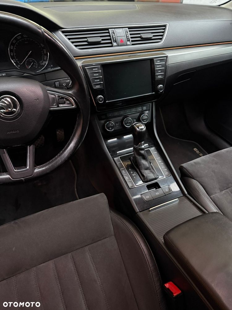 Skoda Superb 2.0 TDI 4x4 Ambition DSG - 10