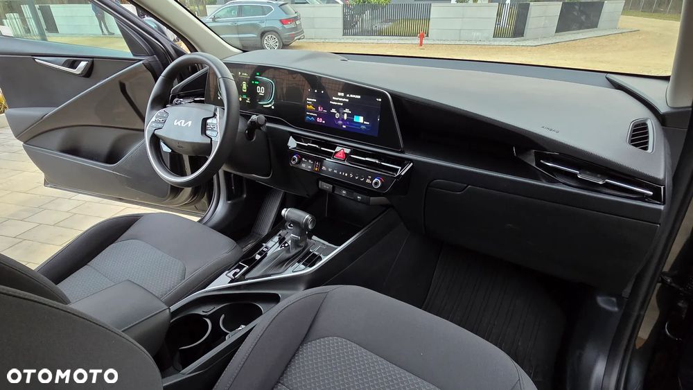 Kia Niro 1.6 GDI Hybrid M - 25