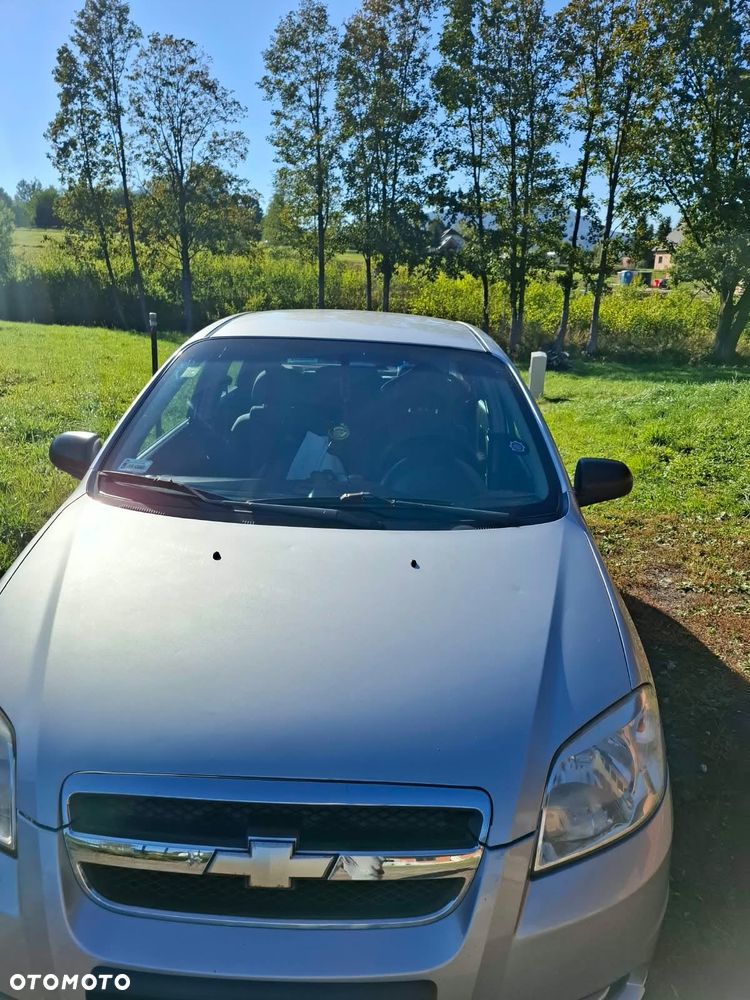 Chevrolet Aveo 2010 photo 2