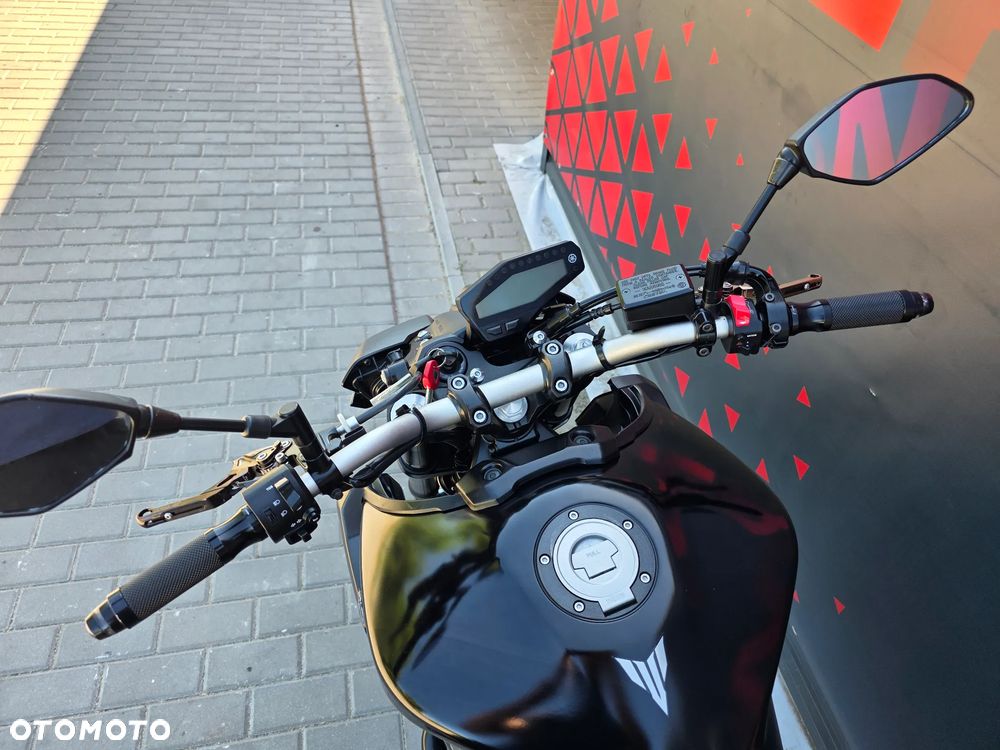 Yamaha MT - 17