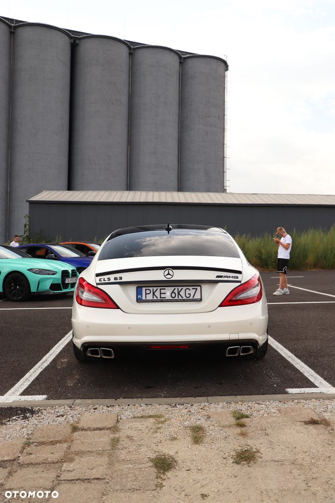 Mercedes-Benz CLS - 24