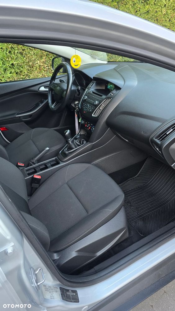 Ford Focus 1.6 Ti-VCT Sport - 9