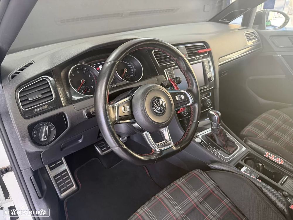 VW Golf 2.0 TSi GTi DSG Performance - 24