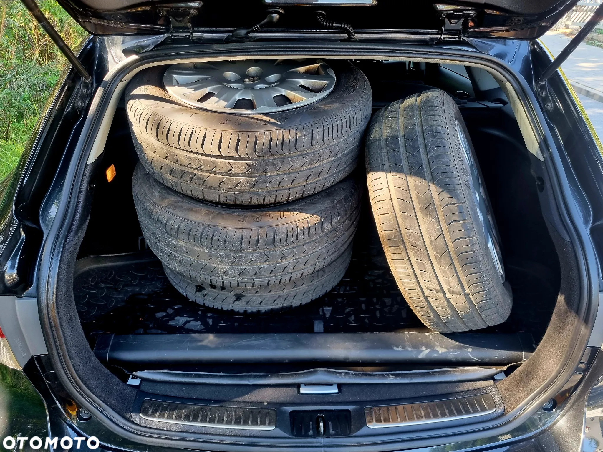 Toyota Avensis 1.8 Sol NAVI - 12